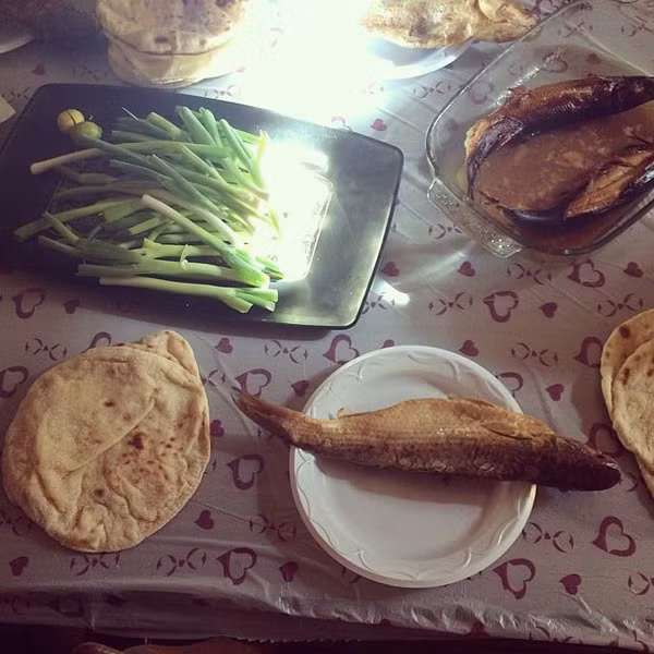 Ngày nay, để có món Fesikh thành phẩm, người dân thường chuẩn bị những chú cá đối Mugil (loài cá nước mặn sống ở vùng biển Địa Trung Hải và Biển Đỏ). Trong khi đó, người dân miền Tây Ai Cập lại dùng cá thịt trắng làm nguyên liệu thay thế cá đối Mugil.