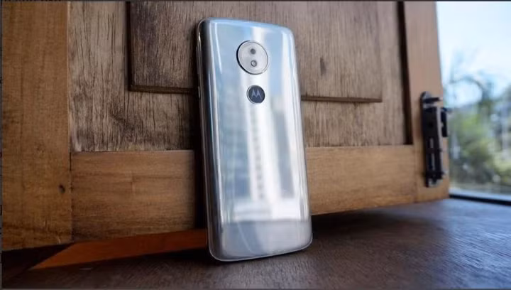 10. Chơi Moto G6 là một trong những điện thoại rẻ nhất trong danh sách, có kích thước nhỏ nhưng dung lượng pin lớn./.