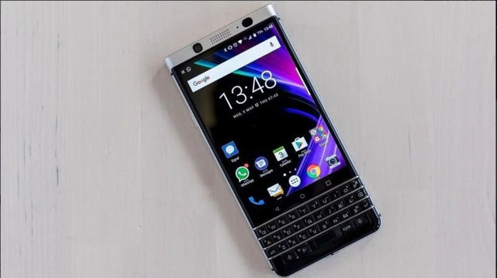 9. BlackBerry KeyOne được cập nhật bảo mật tuyệt vời và nổi bật giữa đám đông.