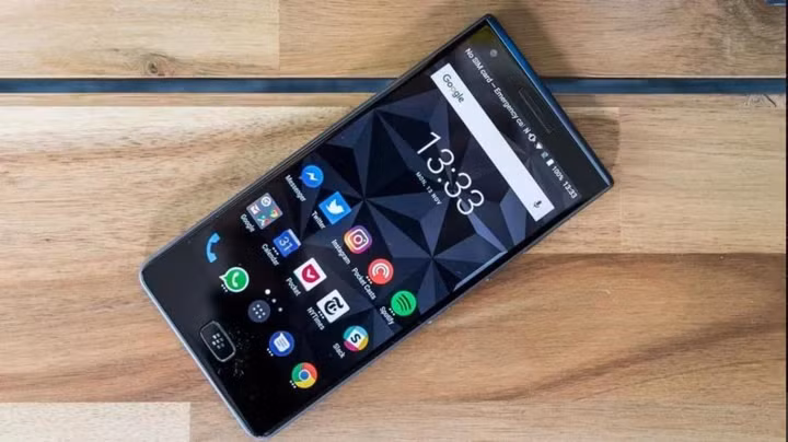 7. BlackBerry Motion không phải là smartphone mạnh nhất nhưng có thời lượng pin vượt trội.