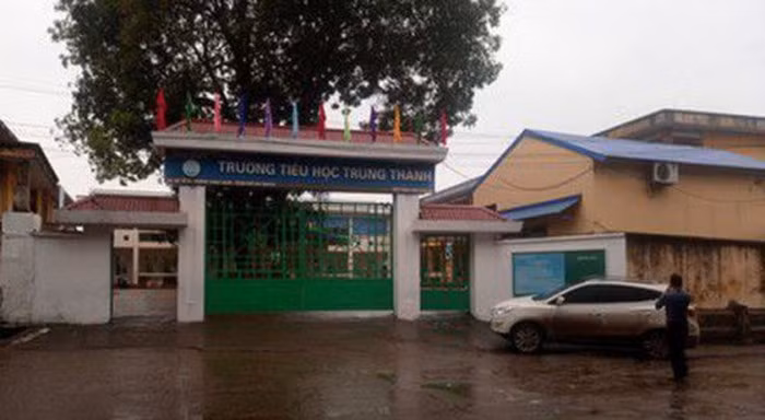 Xac minh duoc mot truong hop hoc sinh 'to' bi co giao phat tu tat 50 cai vao mat-Hinh-2