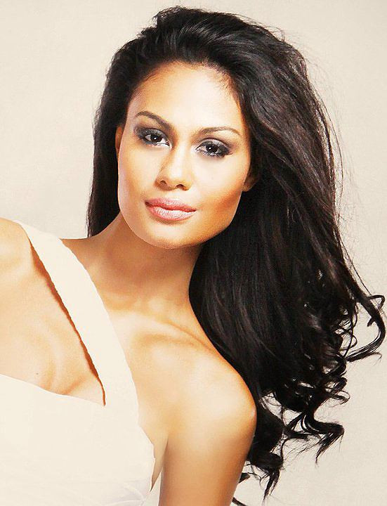 Câu chuyện của Venus Raj và H'Hen Niê được đánh giá là khá giống nhau ở chỗ cô gái nghèo vượt khó, vượt qua quy chuẩn, định kiến của sắc đẹp quốc gia, cùng lọt Top 5 Miss Universe và mở ra một kỷ nguyên mới cho sắc đẹp Quốc gia.