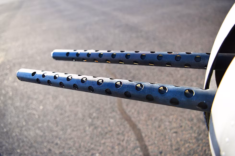 Hai khẩu 12,7 ly ở vị trí đuôi của chiếc B-17 với tổng cộng biên chế đủ 520 viên đạn. Nguồn ảnh: PM.