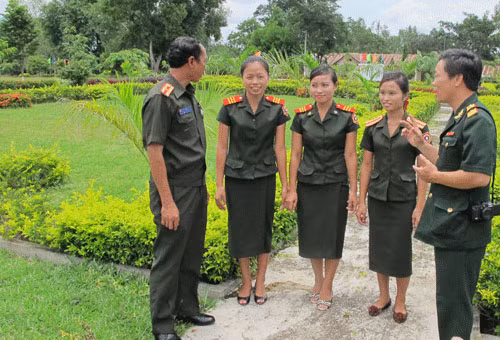  Quân đội Nhân dân Lào có cơ cấu tổ chức, trang bị và quân phục gần như giống hệt với Quân đội Nhân dân Việt Nam. Theo bảng xếp hạng của Globalfirepower thì Lào hiện đang đứng thứ 122 trên tổng số 128 quốc gia và vùng lãnh thổ nằm trong bảng xếp hạng. Nguồn ảnh: World.