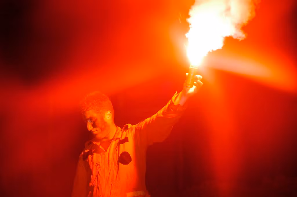 Ví dụ, quân đội Mỹ thường sử dụng pháo hiệu màu đỏ để đánh dấu vị trí sau đó gọi không kích với quả pháo hiệu làm mốc, hoặc sử dụng pháo hiệu để đánh dấu vị trí đáp của trực thăng. Nguồn ảnh: Skycar.