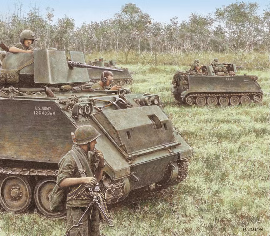 Có trọng lượng lên tới 12 tấn, điểm yếu đầu tiên của những chiếc thiết giáp M113 này đó là chúng quá nặng nề. không phù hợp với địa hình Việt Nam nhất là khi hoạt động trong những khu vực rừng núi hiểm trở, lội ruộng hoặc hoạt động vào mùa mưa. Nguồn ảnh: Combat.
