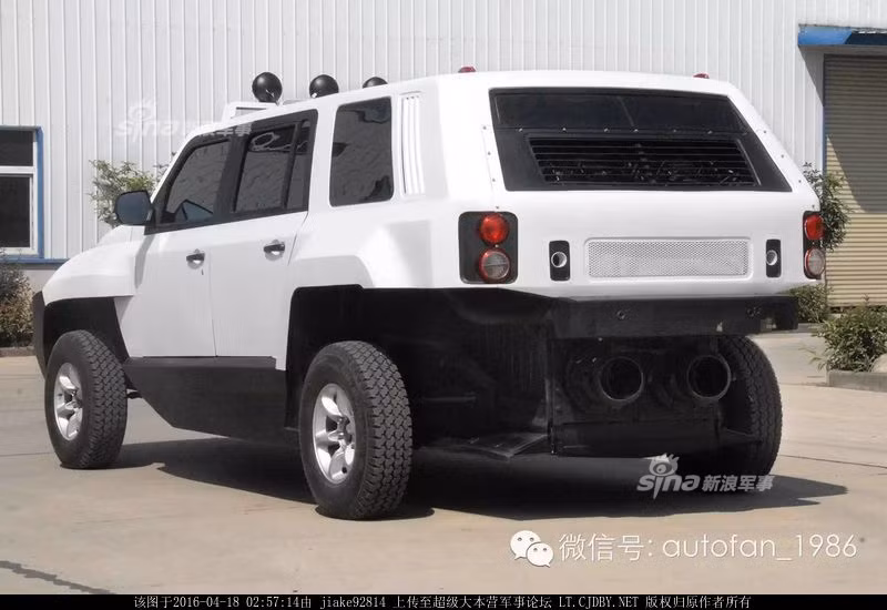 Việc sản xuất các phương tiện lưỡng cư với cả khả năng di chuyển trên cạn như một chiếc xe hơi, di chuyển dưới nước như một chiếc canô sẽ giúp các lực lượng đặc nhiệm, trinh sát tạo ra yếu tố bất ngờ cực kỳ lớn khi có thể triển khai các phương tiện cơ giới vòng ra phía sau phòng tuyến của đối phương qua hệ thống đường thủy. Nguồn ảnh: Sina.