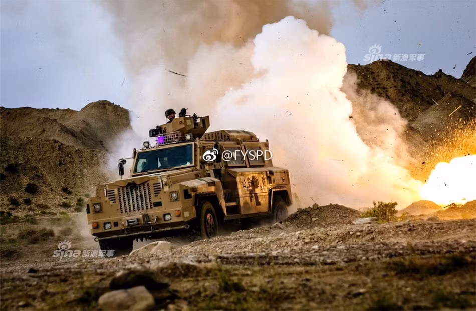 Kyrgyzstan là một quốc gia nằm ngay ở phía Tây Trung Quốc, có đường biên giới giáp với Tân Cương. Trong quá khứ, hai nước đã từng có quan hệ rất tốt trong việc trao đổ thông tin tình báo để đập tan nhiều âm mưu khủng bố tại khu vực này. Nguồn ảnh: Sina.