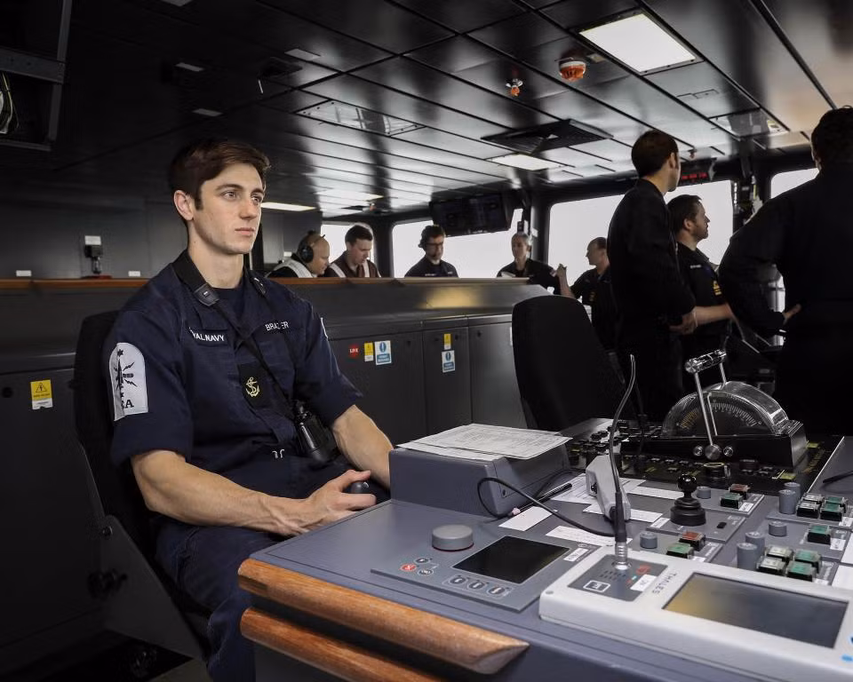 Dự kiến quá trình thử nghiệm tàu sân bay HMS Queen Elizabeth sẽ tốn khoảng vài năm và đến năm 2020 chiếc tàu sân bay này sẽ chính thức được đưa vào hoạt động. Nguồn ảnh: Thesun.