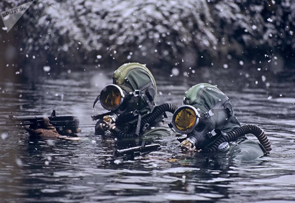 Thợ lặn Đặc nhiệm của thuộc hạm đội Biển Bắc của Nga. Lực lượng này luôn thực hiện các nhiệm vụ mang tính chất "luồn sâu, đánh hiểm" dựa vào địa hình sông nước sung quanh mục tiêu. Nguồn ảnh: Sputnik.