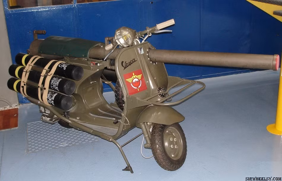 Không chỉ làm nhiệm vụ di chuyển vũ khí trên chiến trường, những khẩu bazooka cỡ nòng 75 mm sử dụng đầu đạn HEAT do Mỹ sản xuất này còn có thể xuyên thủng được 100 mm giáp, đồng nghĩa với việc nó có thể hạ bất cứ chiếc xe thiết giáp chở quân, xe chiến đấu bộ binh hoặc thập chí là xe tăng hạng nhẹ cùng thời. Nguồn ảnh: Warthunder.