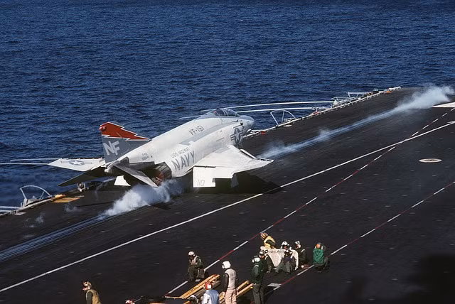 Thêm vào đó, hệ thống này cũng đòi hỏi một chi phí bảo trì cực kỳ lớn do có độ bền không cao và đặc biệt là cực kỳ dễ xảy ra tai nạn nếu không làm chủ được hoàn toàn công nghệ này. Phía Trung Quốc có thể đã sản xuất được các phiên bản thử nghiệm của những hệ thống phóng này nhưng vẫn còn phải rất lâu nữa mới có thể ứng dụng được vào thực tế. Nguồn ảnh: Scott.