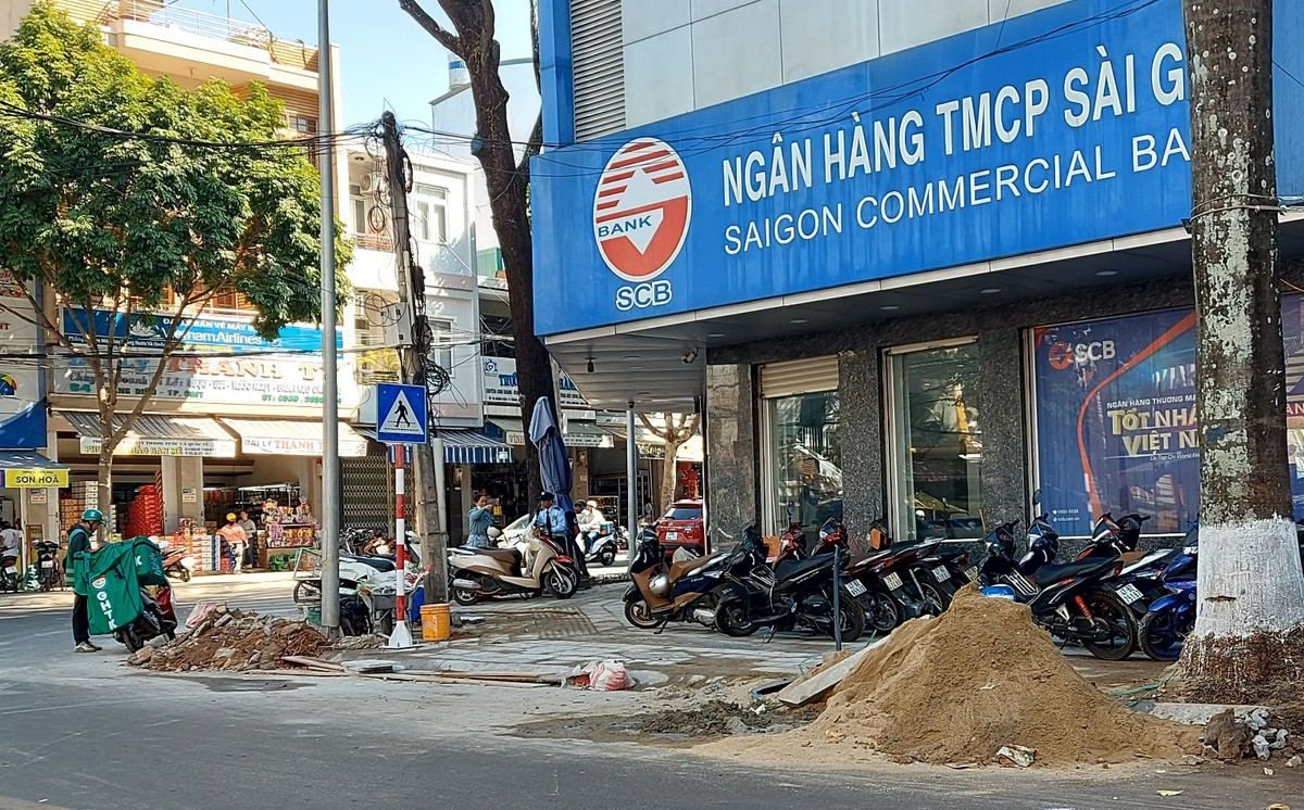 TP Buôn Ma Thuột: Cận cảnh công trình thi công vỉa hè những ngày giáp Tết - Hình 4 TP Buon Ma Thuot: Can canh cong trinh thi cong via he nhung ngay giap Tet-Hinh-4