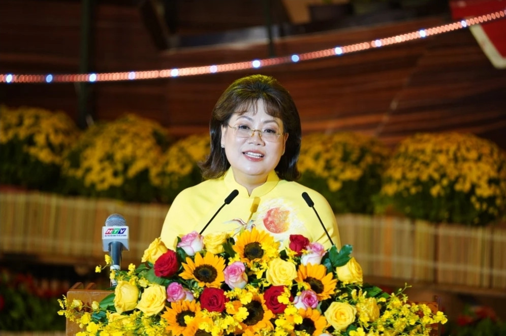 Chợ Hoa Xuân "Trên bến dưới thuyền" ở TP HCM năm nay có gì? - Hình 2 Cho Hoa Xuan