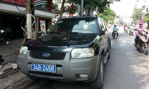 Xe bien xanh tinh Hai Duong bo chay: Tuoc giay phep tai xe