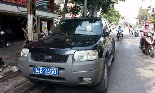 Xe bien xanh tinh Hai Duong bo chay: Tuoc giay phep tai xe