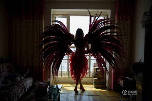 Cuoc song mot ngay cua gai 8x sau phau thuat chuyen gioi-Hinh-2