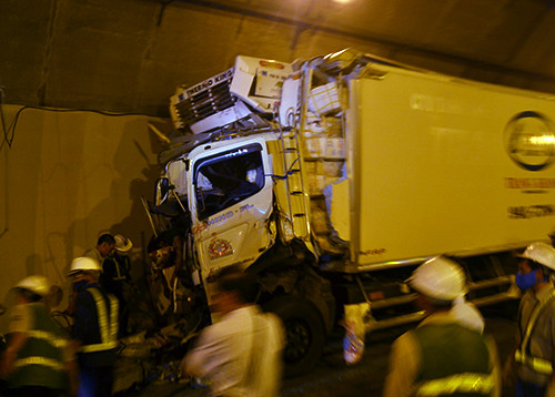 Lien tuc tai nan trong ham Hai Van-Hinh-3