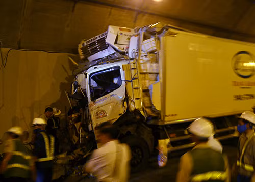 Lien tuc tai nan trong ham Hai Van-Hinh-3