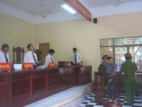 An mang vi tranh cho ngoi an oc: Mac ao tang den du toa