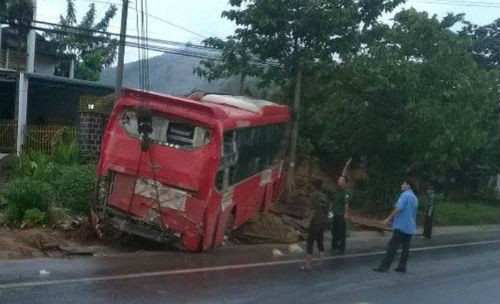 Xe khach Phuong Trang lien tiep gay tai nan kinh hoang-Hinh-2