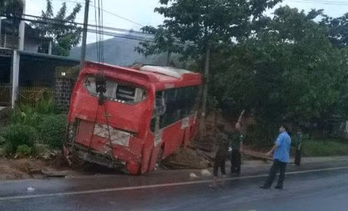 Xe khach Phuong Trang lien tiep gay tai nan kinh hoang-Hinh-2