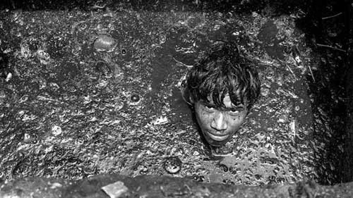 Tận mắt công việc “bước xuống địa ngục” ở Mumbai, Ấn Độ - Hình 3 Tan mat cong viec “buoc xuong dia nguc” o Mumbai, An Do-Hinh-3