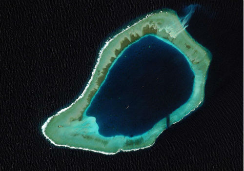 Ảnh chụp vệ tinh bãi Đá Subi (Subi Reef) năm 2012.