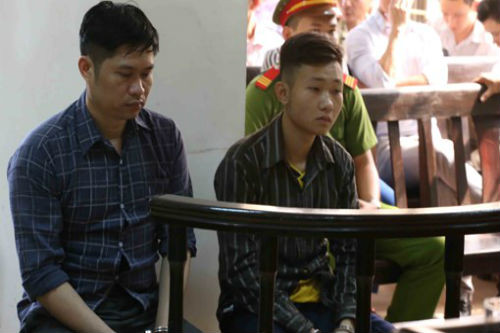 7. Phúc thẩm vụ TMV Cát Tường: Y án 19 năm tù cho BS Tường Sáng 11/9, Tòa phúc thẩm TAND tối cao Hà Nội đã mở phiên tòa xét xử vụ bác sỹ ném xác bệnh nhân xuống sông Hồng xảy ra tại thẩm mỹ viện Cát Tường vào hồi tháng 10/2013. Sau khi xem xét, HĐXX quyết định giữ nguyên bản án sơ thẩm tuyên phạt bị cáo Tường 19 năm tù giam cho 2 tội danh: “Xâm phạm thi thể, mồ mả, hài cốt”, và “Vi phạm quy định về khám bệnh, chữa bệnh, sản xuất, pha chế thuốc, cấp phát thuốc, bán thuốc hoặc dịch vụ y tế khác”.