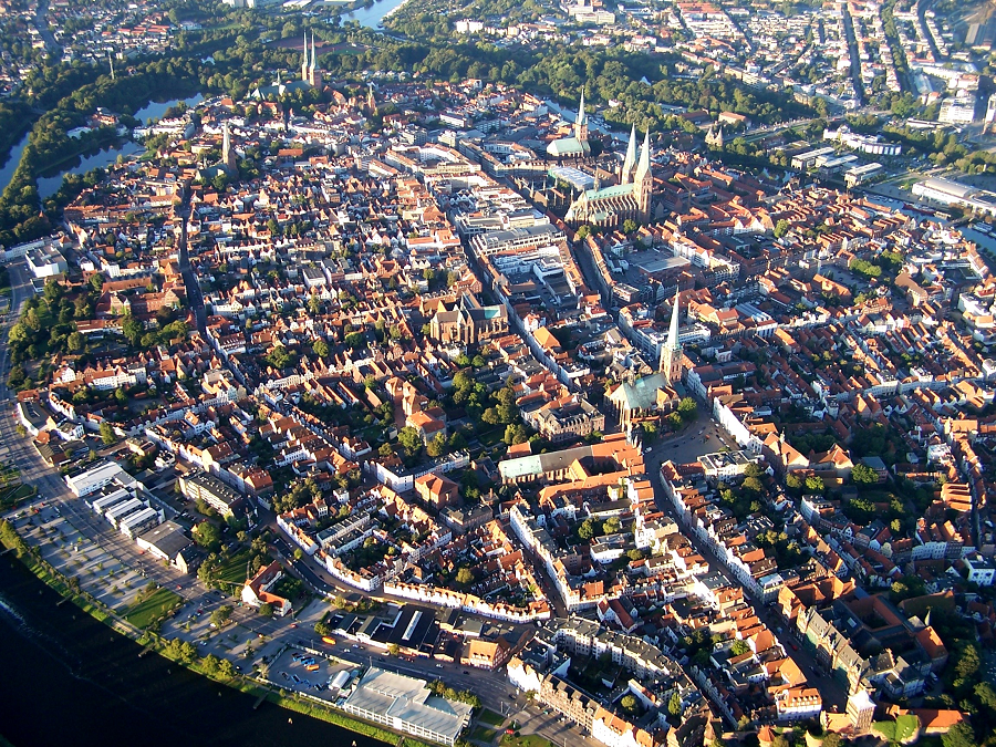 3. Lübeck, Đức: Thành phố cổ thành lập từ năm 1143 trên một hòn đảo ở miền Bắc nước Đức. Có 212.000 dân sinh sống trên diện tích 250 km².