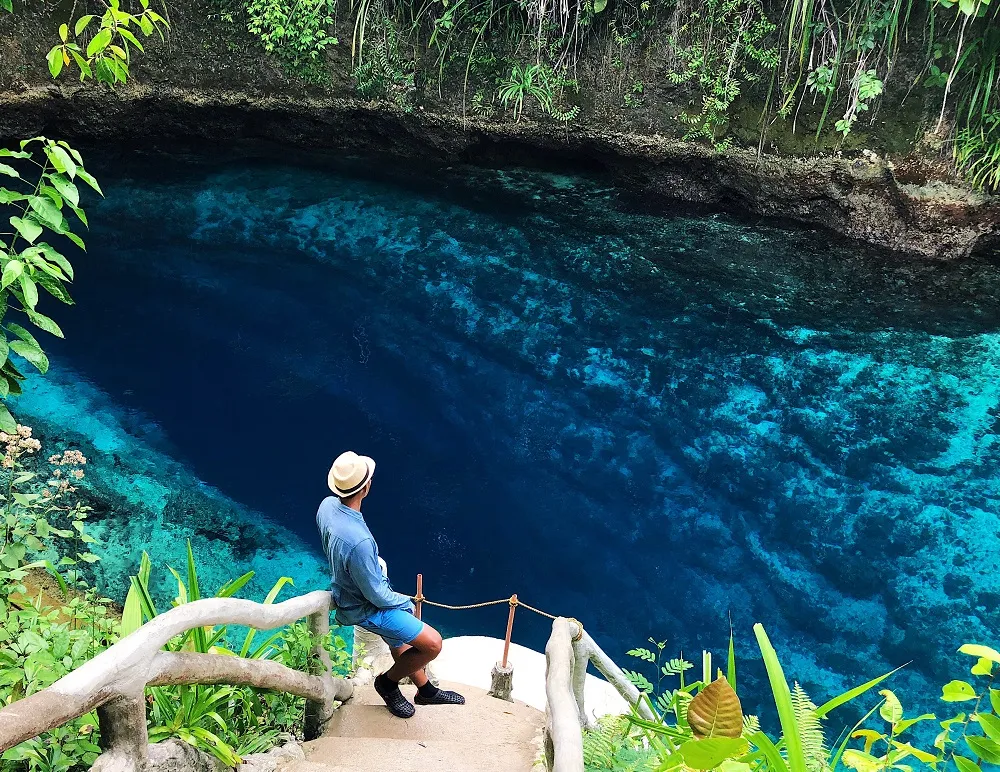 7. Sông thần Hinatuan, Surigao del Sur, Philippines: Hồ bơi tự nhiên với nước xuất hiện không rõ nguồn, có thể do hang động và đường ngầm dưới lòng đất cung cấp.