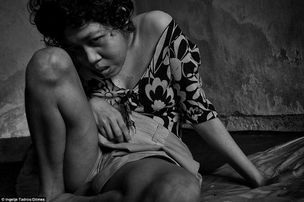 LSD không chỉ gây tác hại tức thời lên cơ thể mà còn để lại hậu quả lâu dài lên tâm lý con người. Nhận thức đúng đắn về nguy cơ của loại ma túy này là bước quan trọng để bảo vệ sức khỏe cộng đồng, đặc biệt là giới trẻ, trước sự xâm nhập của các chất kích thích nguy hiểm.