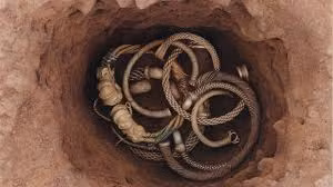 Chưa dừng lại, trong những thập kỷ sau đó, hàng chục kho báu khác đã được phát hiện trong khu vực. Năm 1991, góa phụ Ivy Wiley đã kể lại rằng chồng bà, Tom Roth, từng đề cập đến việc ông ấy đã tìm được kho báu trong khu vực này. Ông Rout đã rất tự hào về những gì ông ấy đã làm được, và phát hiện của ông đã đóng góp cho lịch sử.