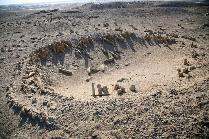 Tuy nhiên, có một số khu vực bị hạn chế dưới quản lý quân sự và điểm bảo tồn di tích văn hóa trong khu vực này không mở cửa cho công chúng.