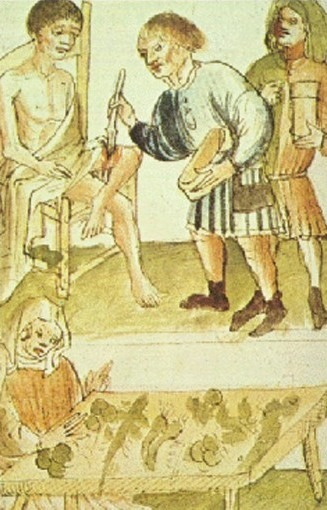 Leja, tác giả cuốn "Embodying the Soul: Medicine and Religion in Carolingian Europe", cho biết y học thời kỳ này tràn ngập tôn giáo và được công nhận là hợp lý.