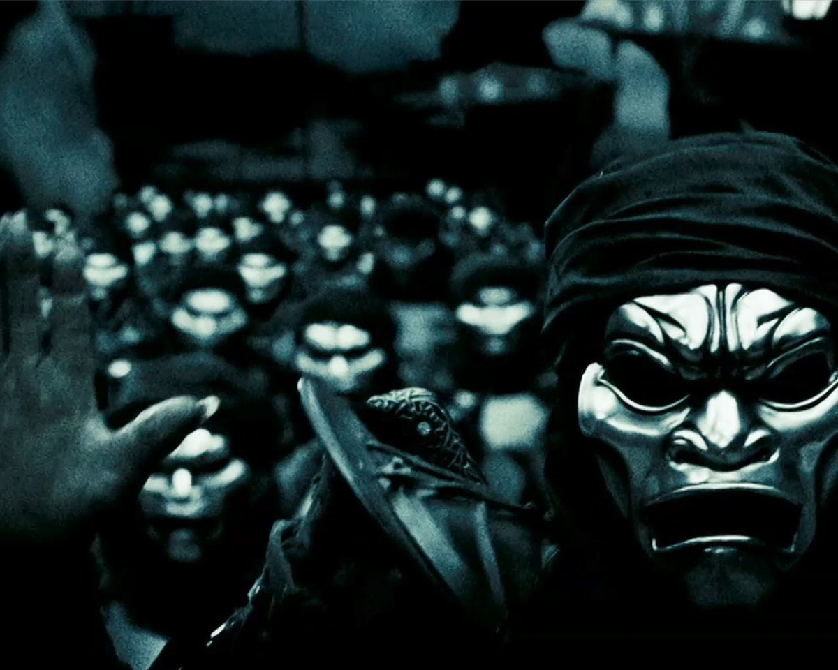 1. Đội quân bất tử (Immortal) của Ba Tư: Bộ phim "300" của đạo diễn Zack Snyder đã khắc họa các chiến binh Spartan và đội quân "quỷ dữ" Immortal (Bất tử) của Ba Tư. Đội quân này, được sử gia Hy Lạp Herodotus ghi chép, luôn duy trì con số 10.000 binh sĩ.