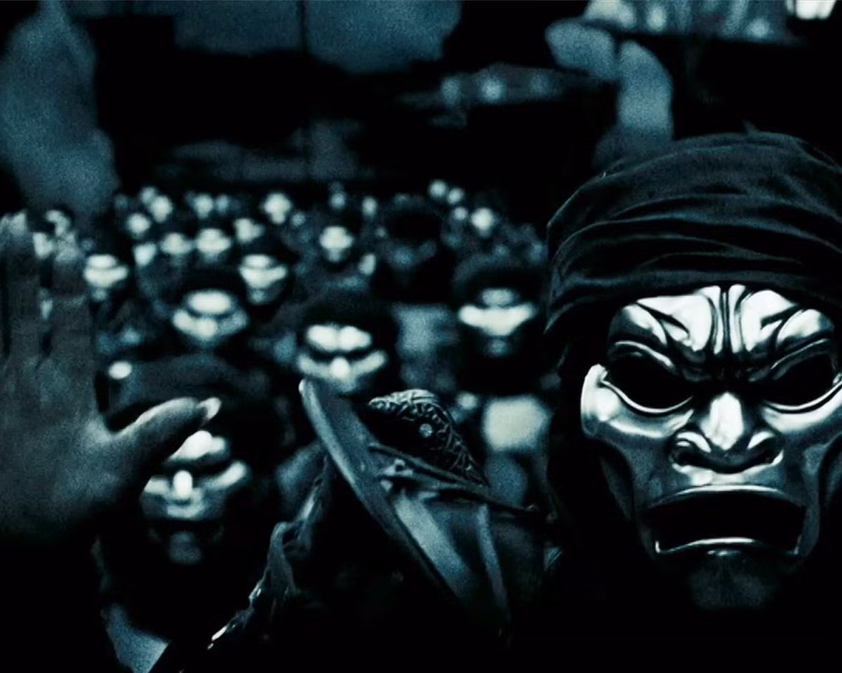 1. Đội quân bất tử (Immortal) của Ba Tư: Bộ phim "300" của đạo diễn Zack Snyder đã khắc họa các chiến binh Spartan và đội quân "quỷ dữ" Immortal (Bất tử) của Ba Tư. Đội quân này, được sử gia Hy Lạp Herodotus ghi chép, luôn duy trì con số 10.000 binh sĩ.