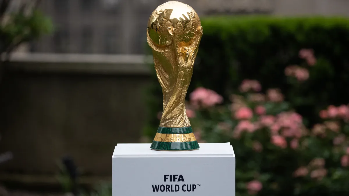Sau sự mất tích của Jules Rimet, FIFA đã giới thiệu chiếc cúp mới mang tên FIFA World Cup Trophy từ vòng chung kết World Cup 1974. Chiếc cúp này đã mang lại nhiều may mắn cho đội tuyển Đức, đội đã ba lần nâng cao chiếc cúp vào các năm 1974, 1990 và 2014.