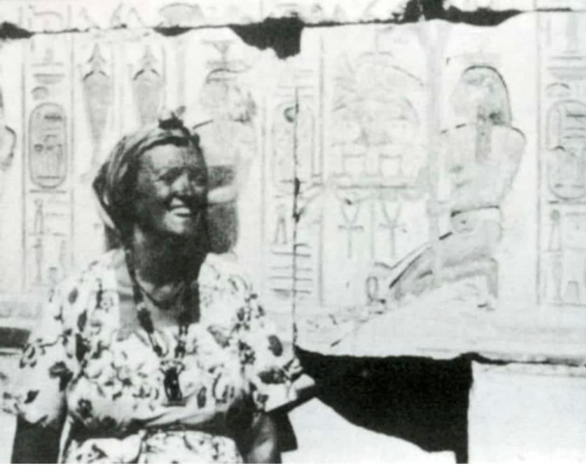 Ban đầu, mọi người cho rằng Dorothy điên, nhưng sau đó, nhờ vào kiến thức từ kiếp trước, cô đã chỉ ra vị trí của đền Garden và lối đi bí mật ở đền Seti I, giúp các nhà khảo cổ xác định chính xác vị trí này.