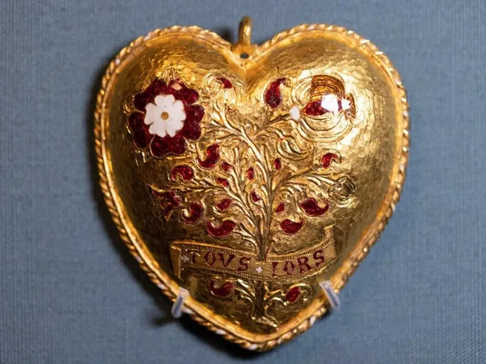 Rachel King, người phụ trách Châu Âu thời Phục hưng của Bảo tàng Anh, cho biết đây là phát hiện quan trọng nhất từ thời Phục hưng trong 100 năm và là một trong những khám phá lớn nhất trong 25 năm qua kể từ khi chính phủ Anh bắt đầu ghi chép về kho báu.