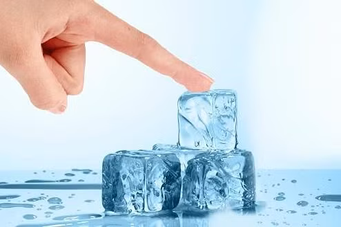 Nhờ phương pháp này, các nhà khoa học có thể nhìn thấy cấu trúc phức tạp của bề mặt băng và hiểu rõ hơn về hiện tượng tan chảy trước.