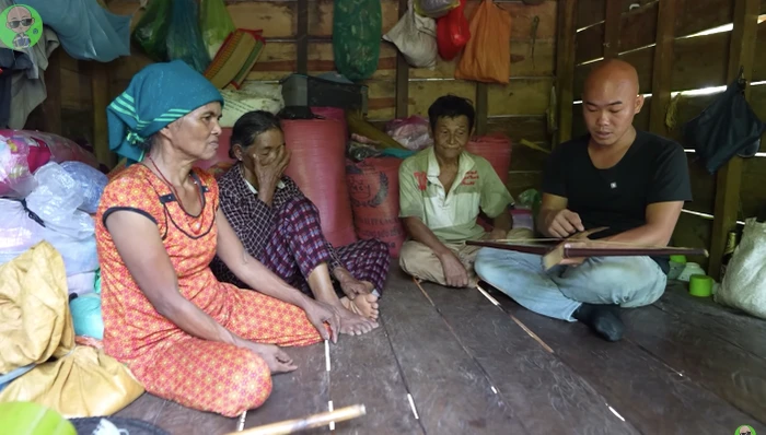 Cu ong 70 tuoi cuoi 2 chi em ruot, hon 40 nam song hoa thuan-Hinh-3