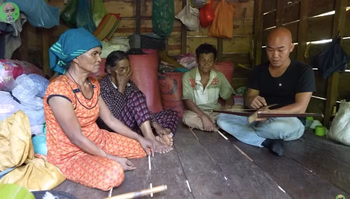 Cụ ông 70 tuổi cưới 2 chị em ruột, hơn 40 năm sống hòa thuận - Hình 3 Cu ong 70 tuoi cuoi 2 chi em ruot, hon 40 nam song hoa thuan-Hinh-3