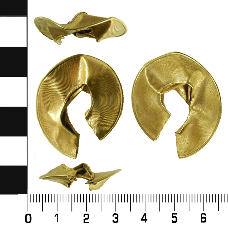 Chúng có thể trơn hoặc được chạm khắc hình học tinh tế, nhưng chức năng của chúng vẫn chưa được xác định.