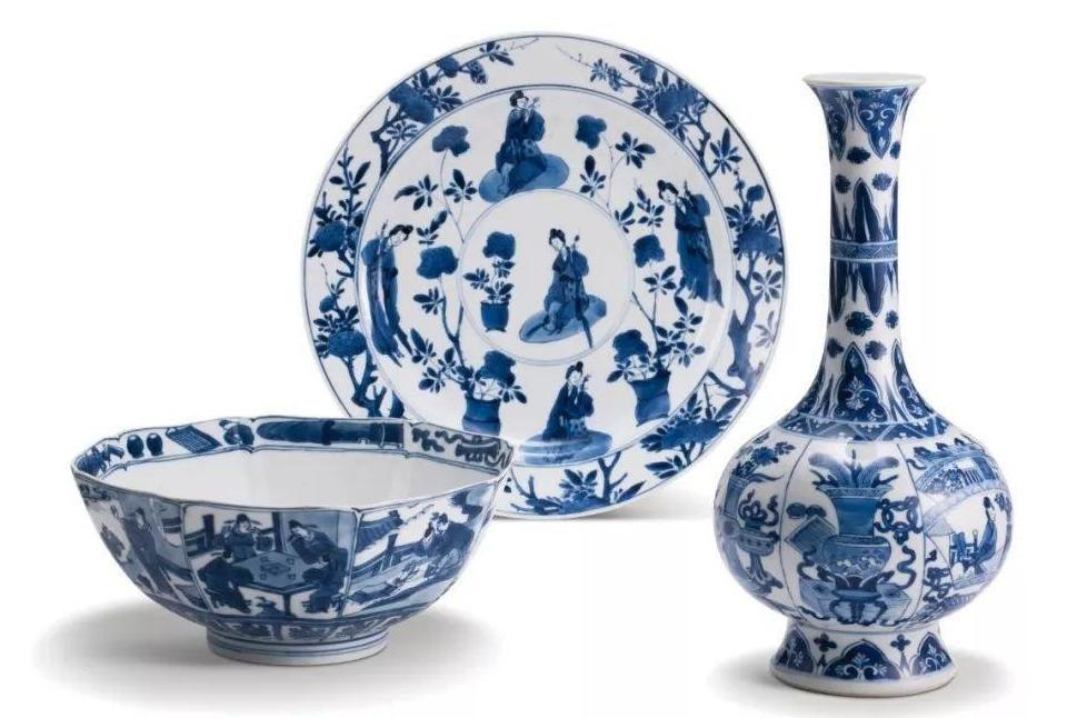 1. Đồ sứ: Xuất hiện từ thời nhà Thương và đạt đỉnh cao vào triều đại nhà Tống, được phổ biến khắp thế giới qua Con Đường Tơ Lụa. Đây là một trong những phát minh nổi tiếng của Trung Hoa cổ đại.