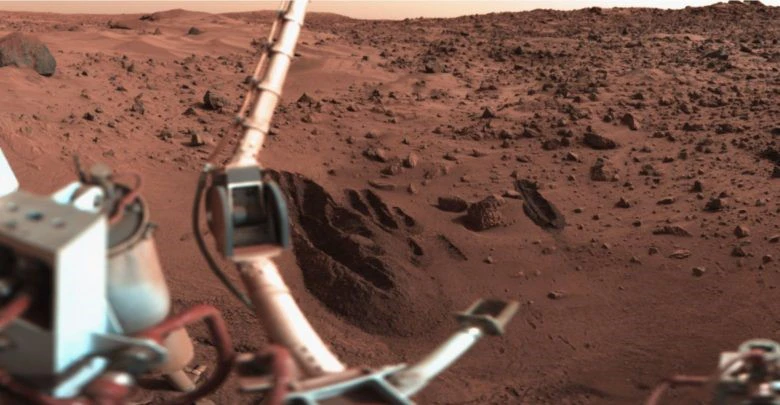 NASA cũng đã đề xuất một số phương án để bảo vệ con người khỏi tia phóng xạ trên sao Hỏa, như xây nhà bằng vật liệu dùng để chế tạo tàu vũ trụ nhằm hấp thụ bớt phóng xạ hoặc phát triển các vật liệu mới bền chắc hơn. Tuy nhiên, chi phí cho những phương án này cực kỳ đắt đỏ.