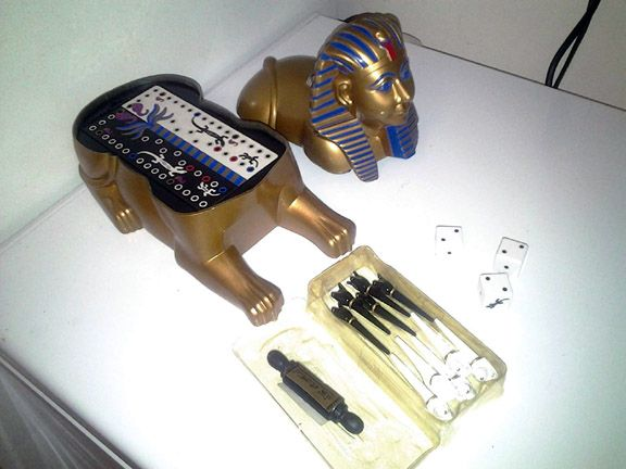 Nghiên cứu của các nhà khảo cổ học Walter Crist và Rahman Abdullayev cho thấy bằng chứng từ Azerbaijan về việc trò chơi này đã tồn tại từ cuối thiên niên kỷ thứ ba đến đầu thiên niên kỷ thứ hai trước Công nguyên, trước khi nó xuất hiện ở Ai Cập. Điều này củng cố quan điểm rằng trò chơi có thể có nguồn gốc từ Tây Nam Á.