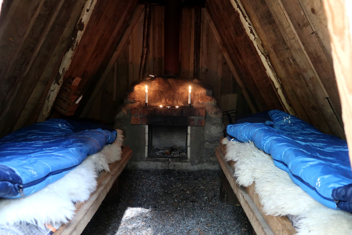 Dù vậy, khách sạn này lại thu hút những người yêu thích cuộc sống nguyên thủy và muốn tách mình khỏi nhịp sống hiện đại gấp gáp.