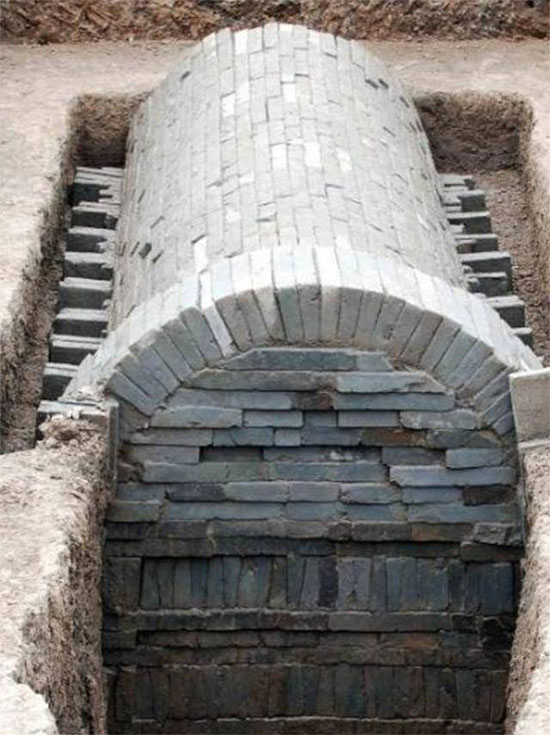 Gần đây, các chuyên gia đã khai quật một ngôi mộ cổ của một phụ nữ dành cả đời để luyện chế thuốc trường sinh.