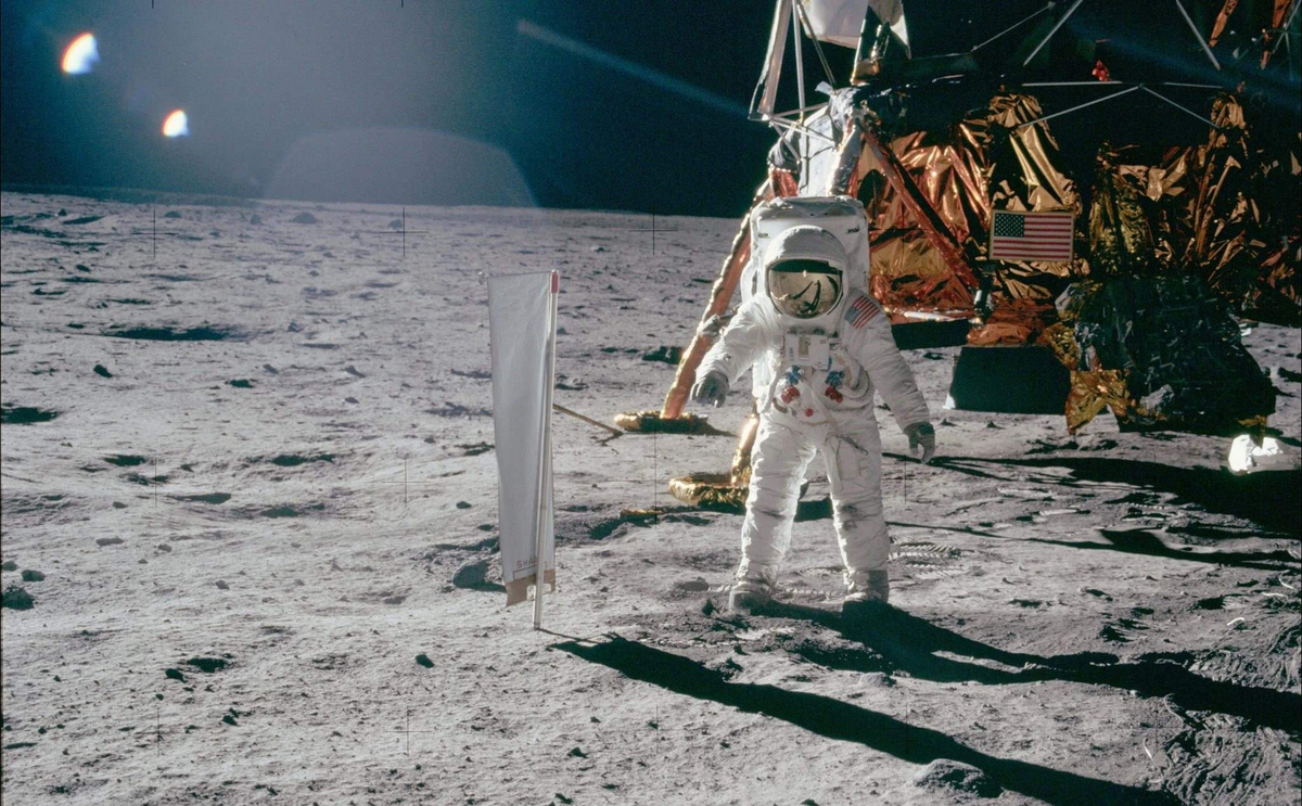 Do đó, Mỹ quyết định chờ đợi những tiến bộ khoa học kỹ thuật lớn trước khi tiến hành các sứ mệnh đổ bộ lên Mặt Trăng lần nữa.